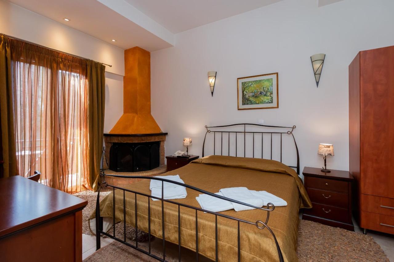 Ahilion Hotel Kalávryta Eksteriør bilde