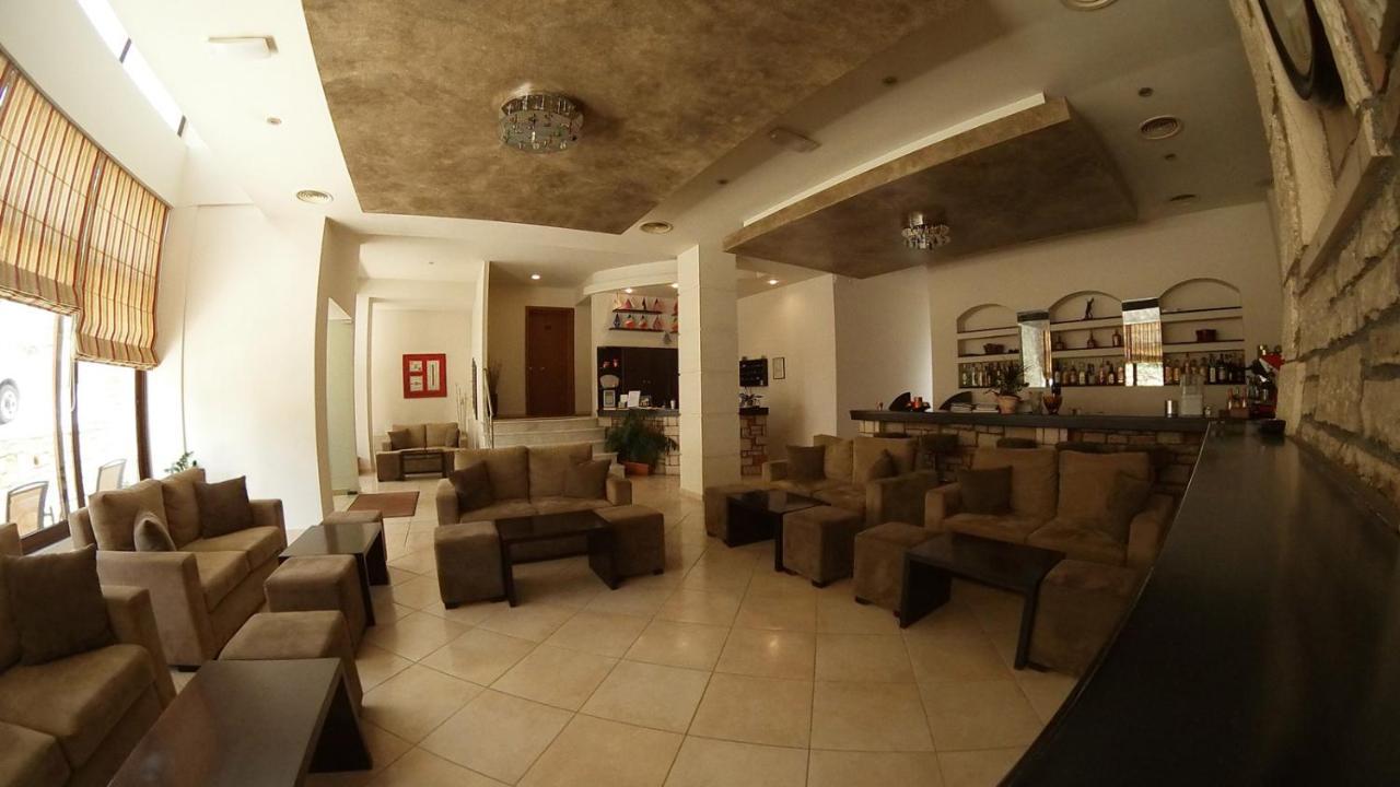 Ahilion Hotel Kalávryta Eksteriør bilde
