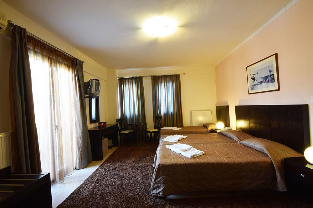 Ahilion Hotel Kalávryta Eksteriør bilde